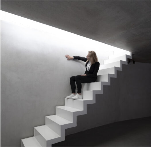 boligarkitekt cool ståltrapper betonloft in situ beton Lise Juel yoga retreat forfatter 
